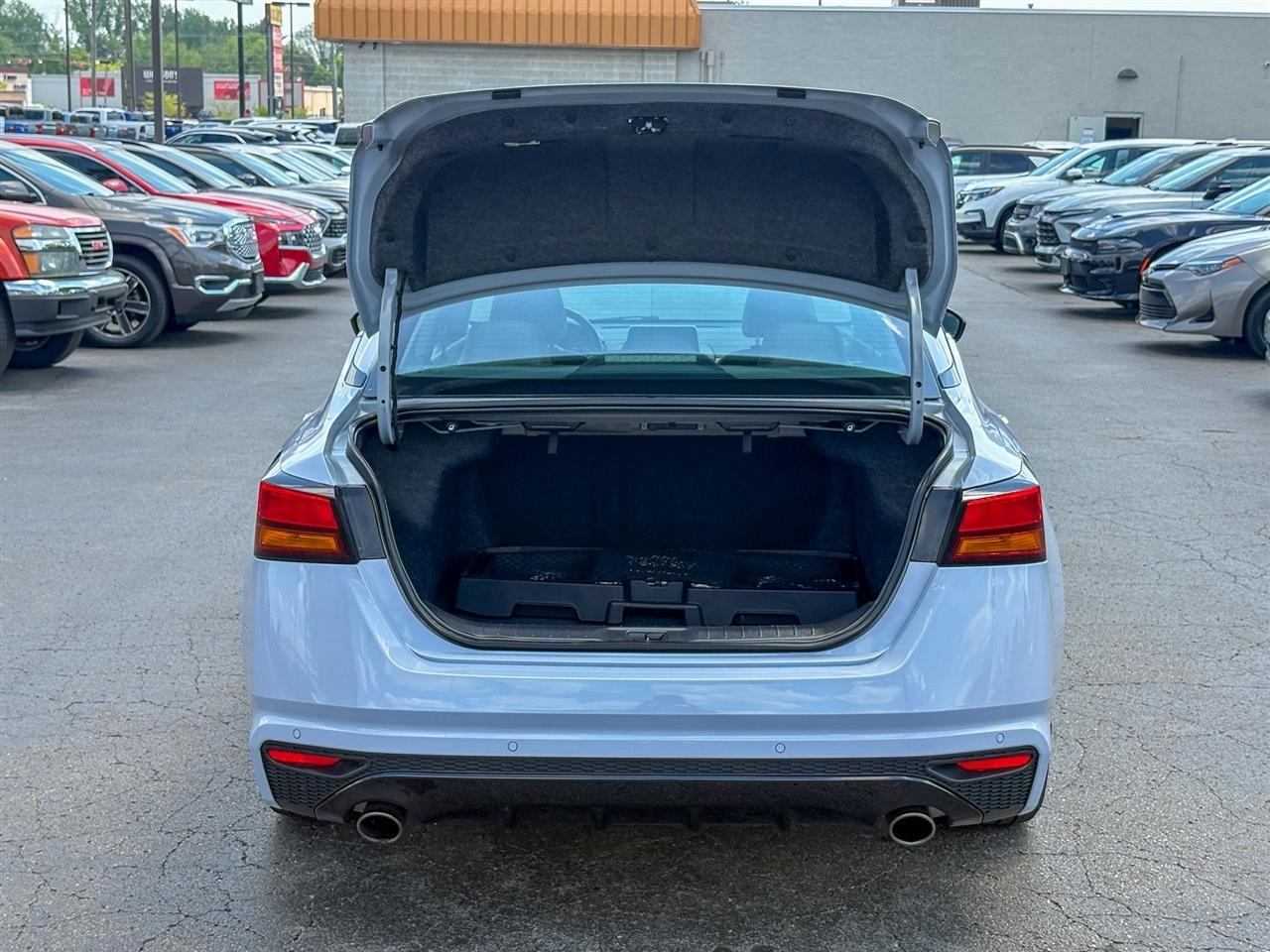 Nissan Altima  2024