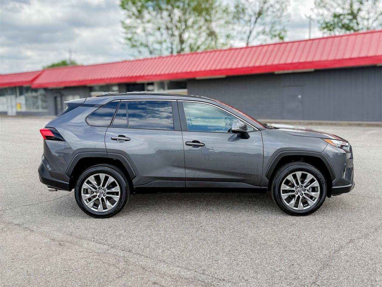 Toyota RAV4 XLE Premium 2023
