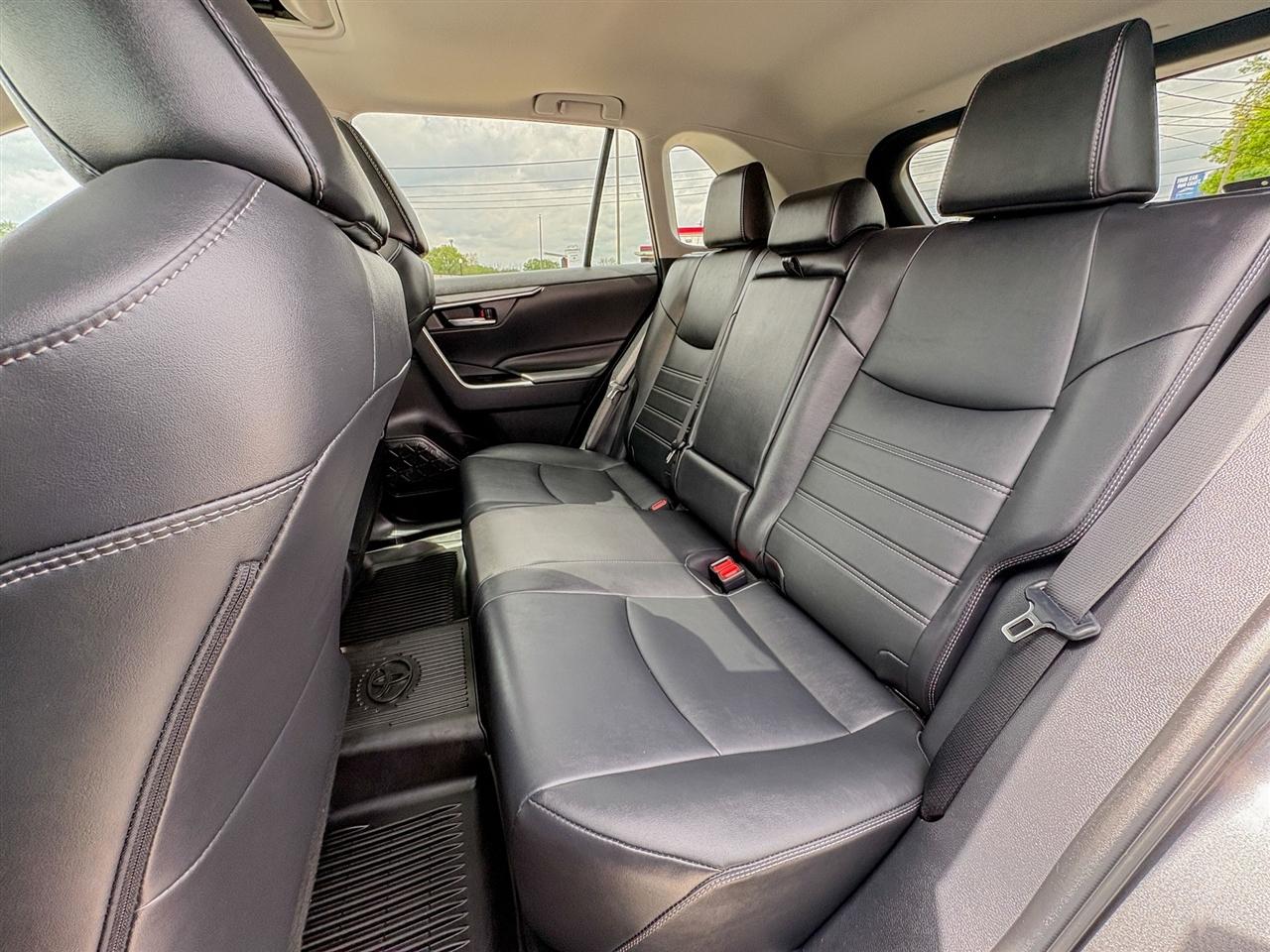 Toyota RAV4 XLE Premium 2023