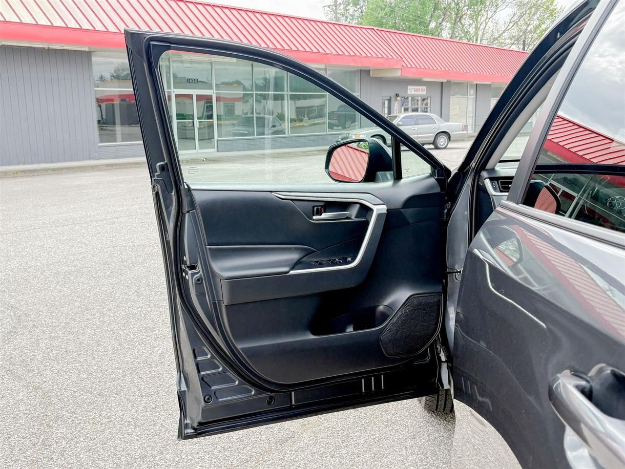 Toyota RAV4 XLE Premium 2023
