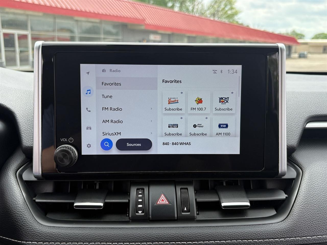 Toyota RAV4 XLE Premium 2023