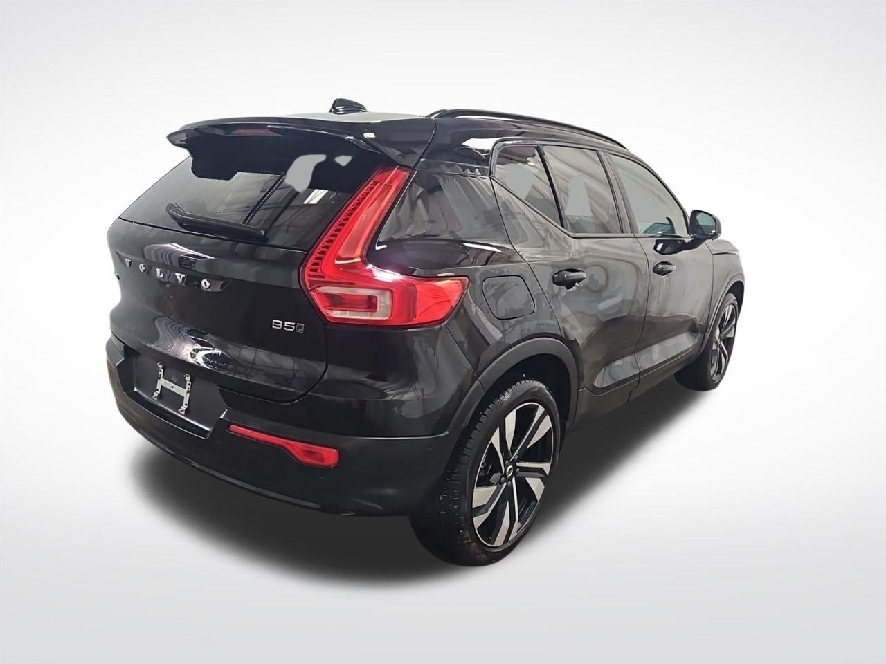 Volvo XC40  2024