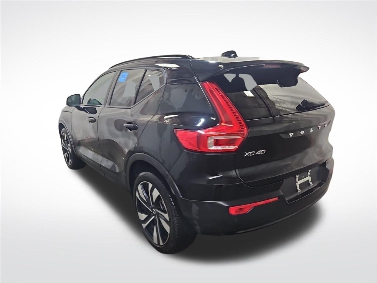 Volvo XC40  2024
