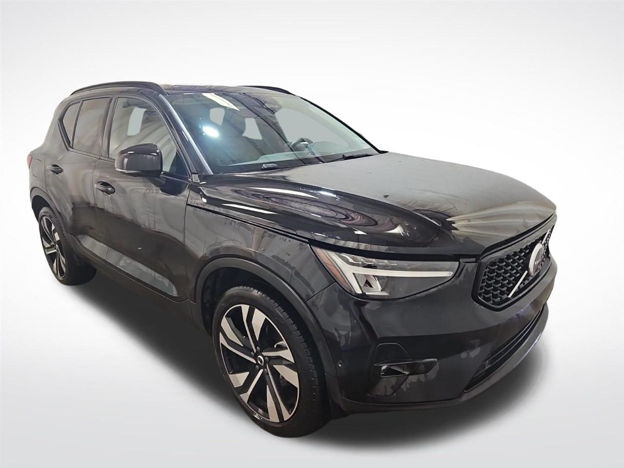 Volvo XC40  2024
