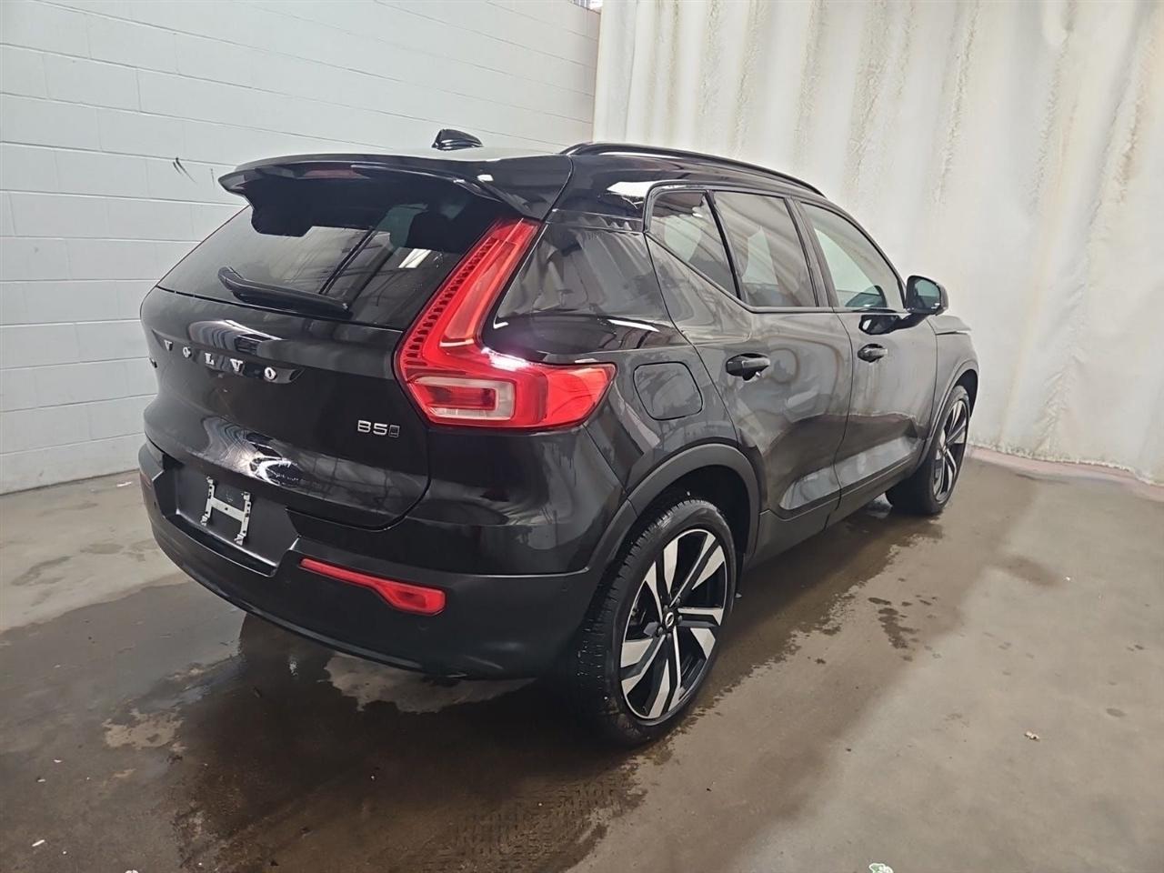 Volvo XC40  2024