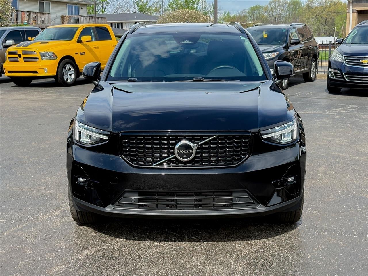 Volvo XC40  2024