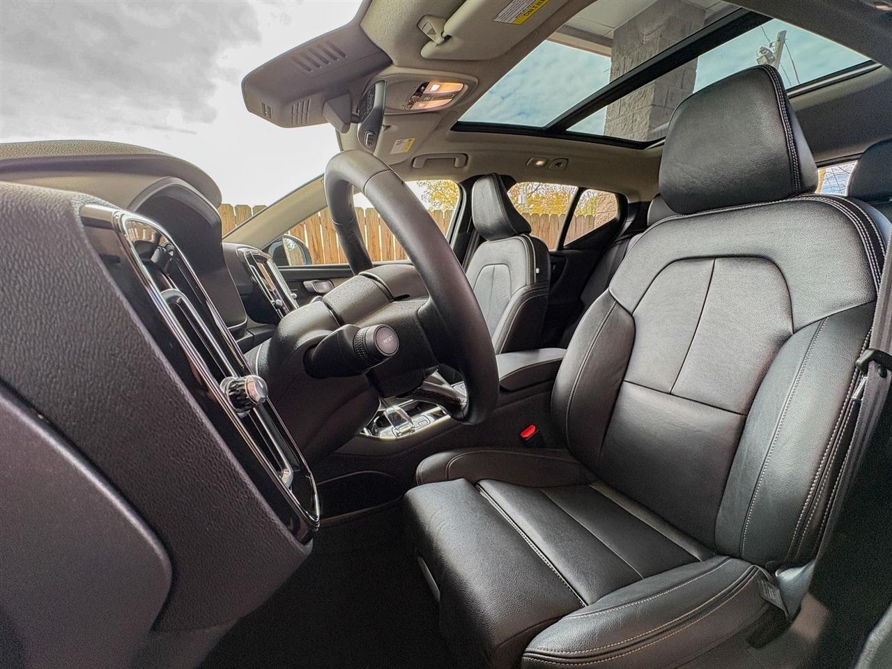 Volvo XC40 B5 Plus Dark AWD 2024