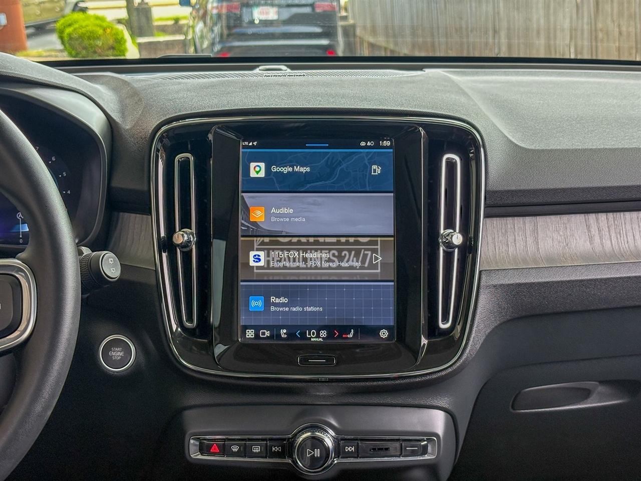 Volvo XC40 B5 Plus Dark AWD 2024