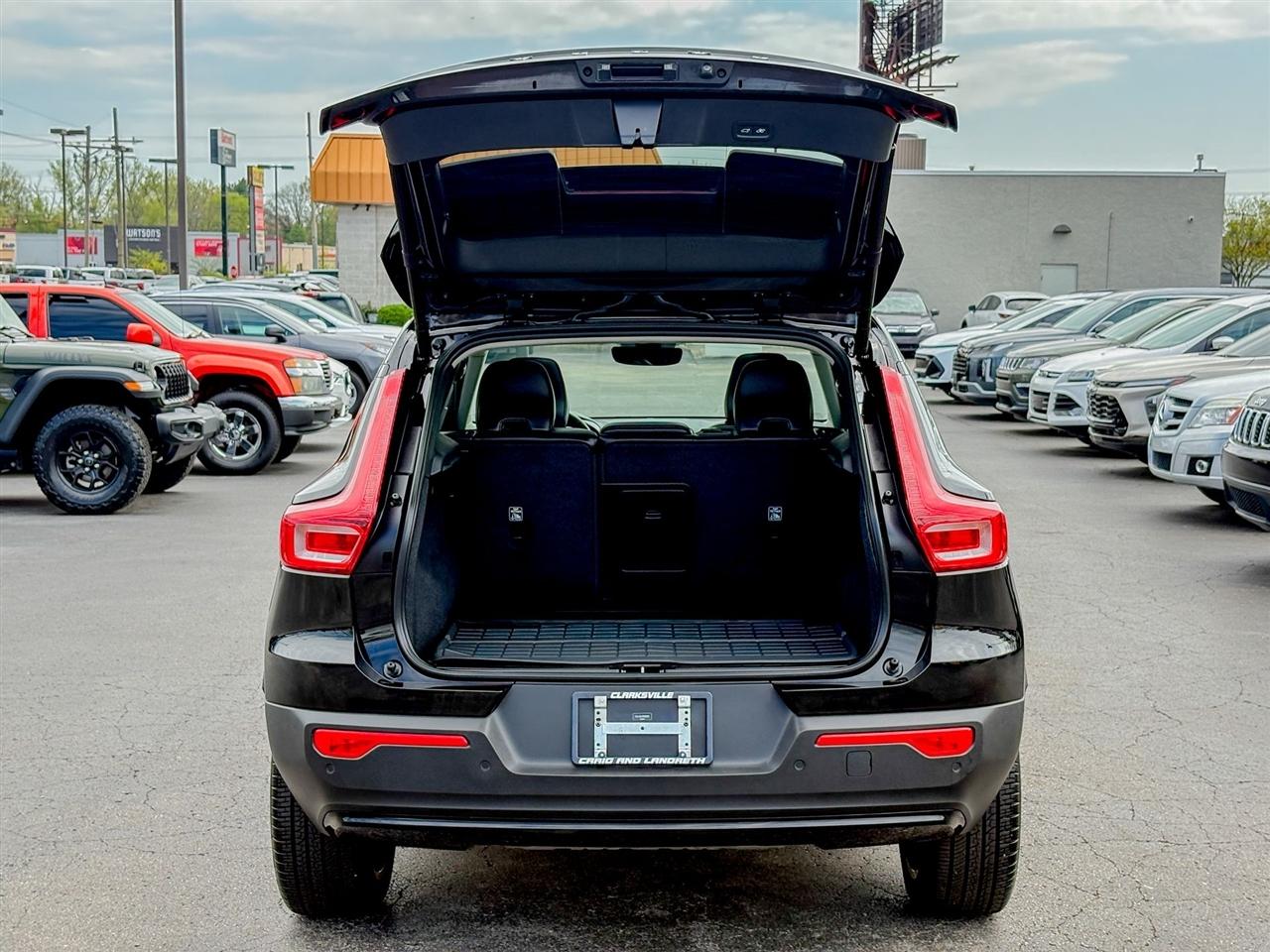Volvo XC40 B5 Plus Dark AWD 2024