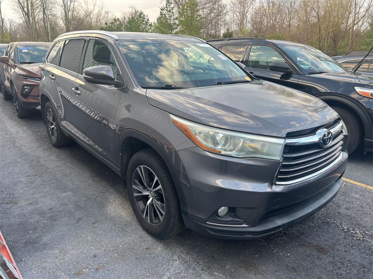 Toyota Highlander AWD 4dr V6 XLE (Natl) 2016