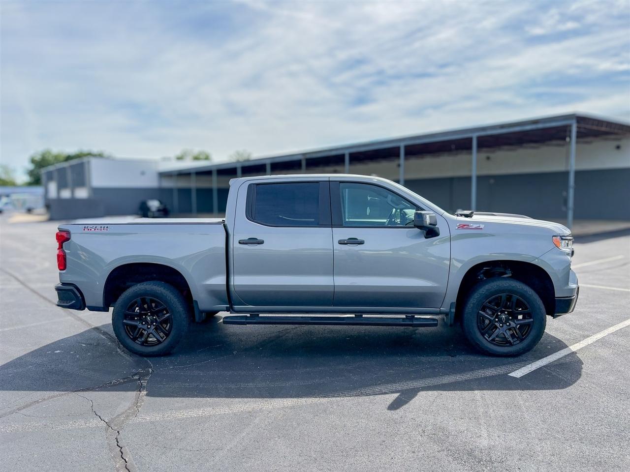 Chevrolet Silverado 1500 LT Trail Boss Crew Cab 4WD 2025