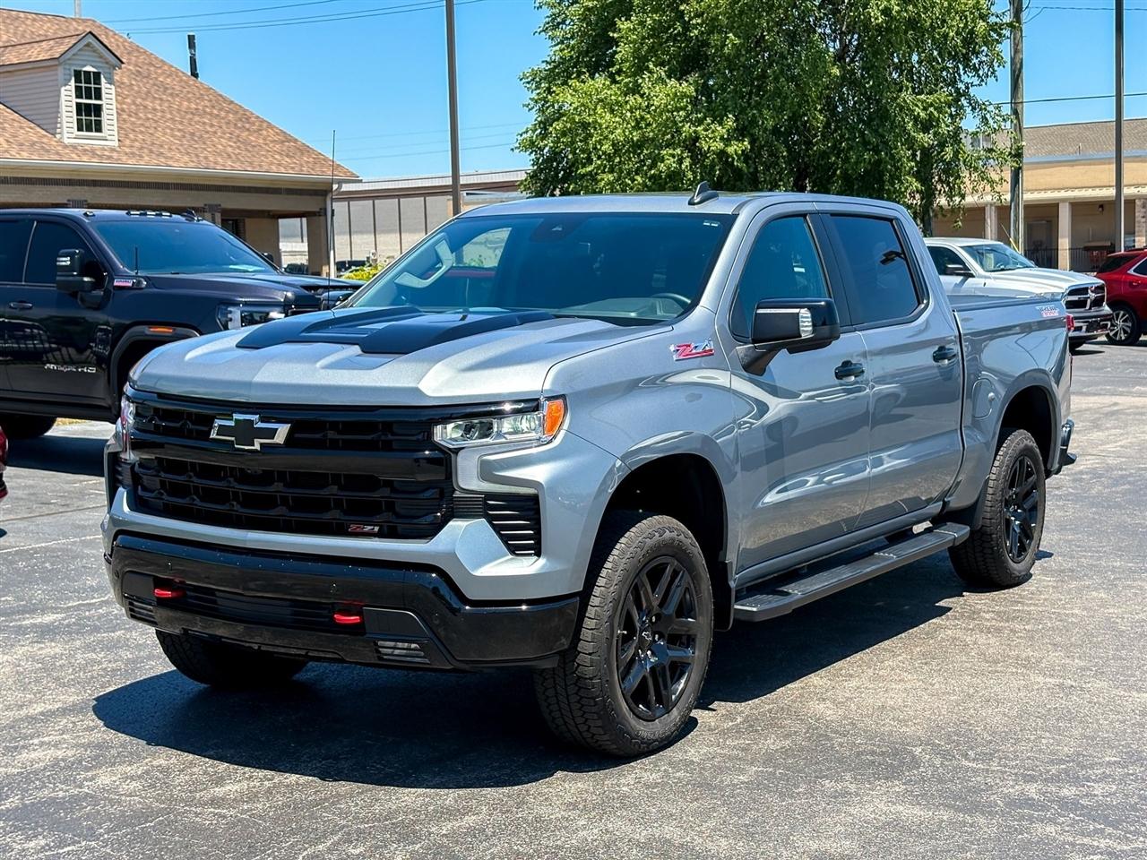 Chevrolet Silverado 1500 LT Trail Boss Crew Cab 4WD 2025