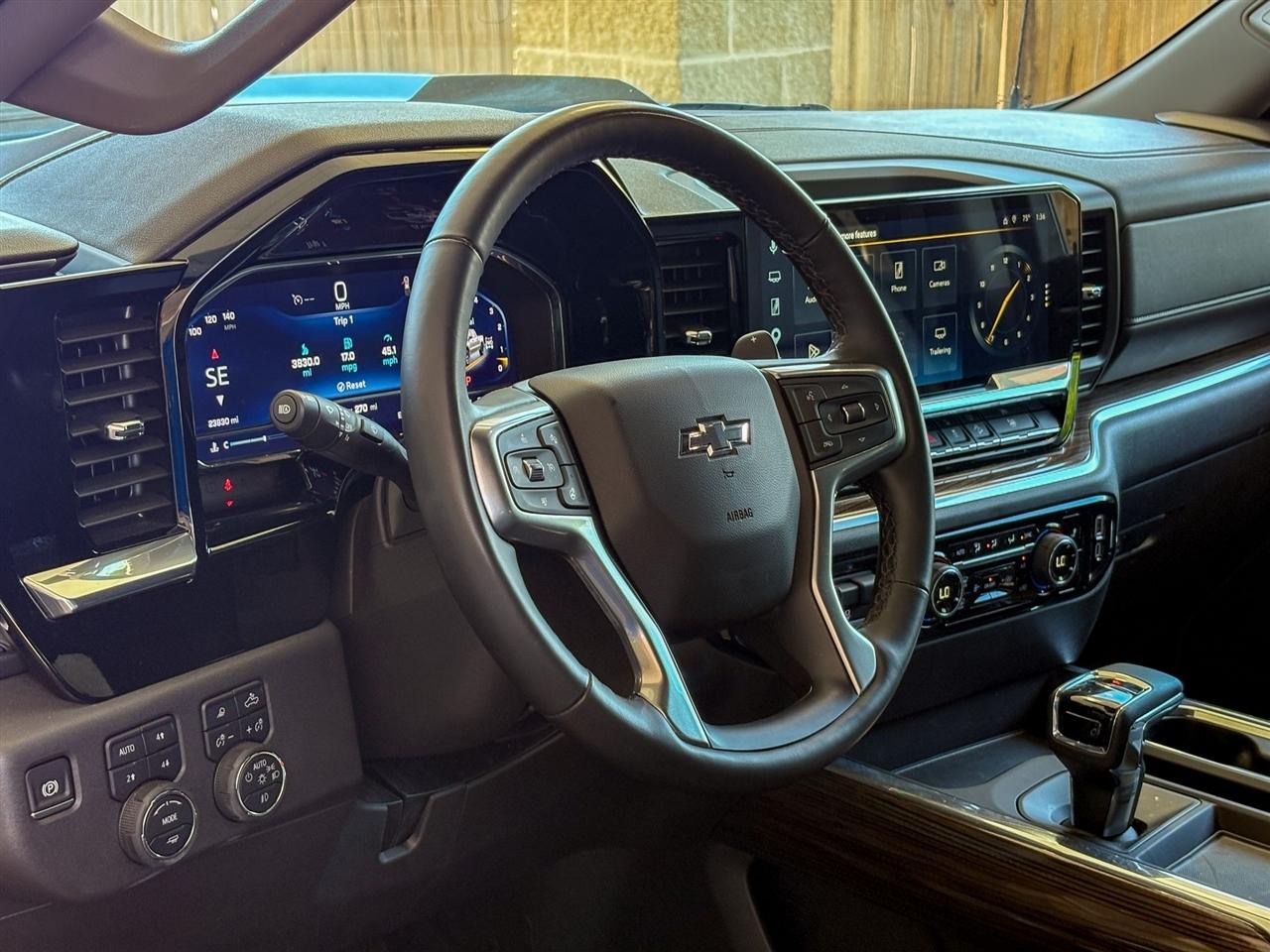 Chevrolet Silverado 1500 LT Trail Boss Crew Cab 4WD 2025