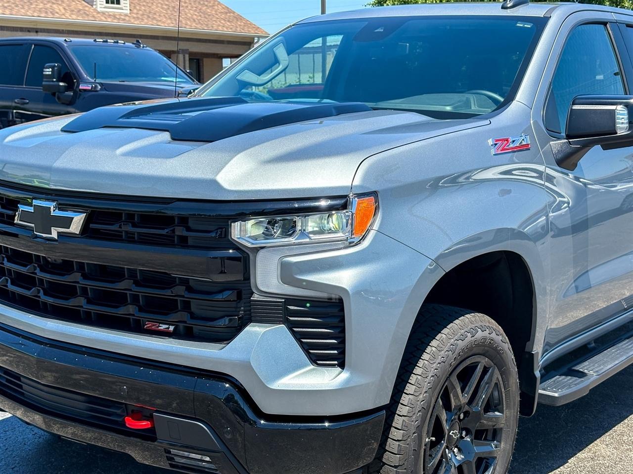 Chevrolet Silverado 1500 LT Trail Boss Crew Cab 4WD 2025