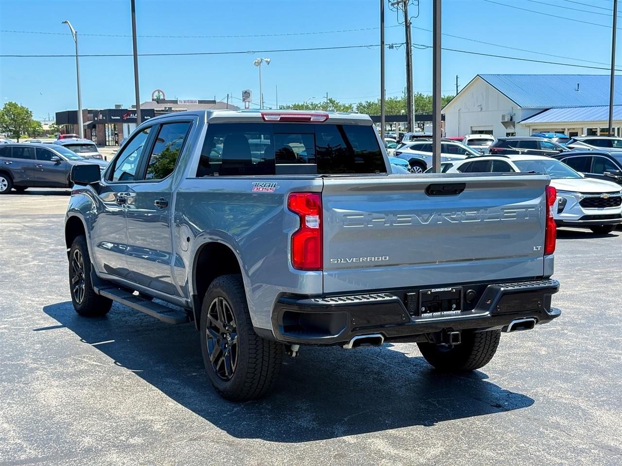 Chevrolet Silverado 1500 LT Trail Boss Crew Cab 4WD 2025