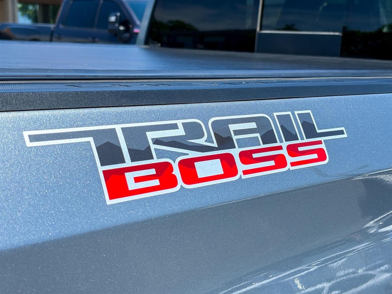 Chevrolet Silverado 1500 LT Trail Boss Crew Cab 4WD 2025