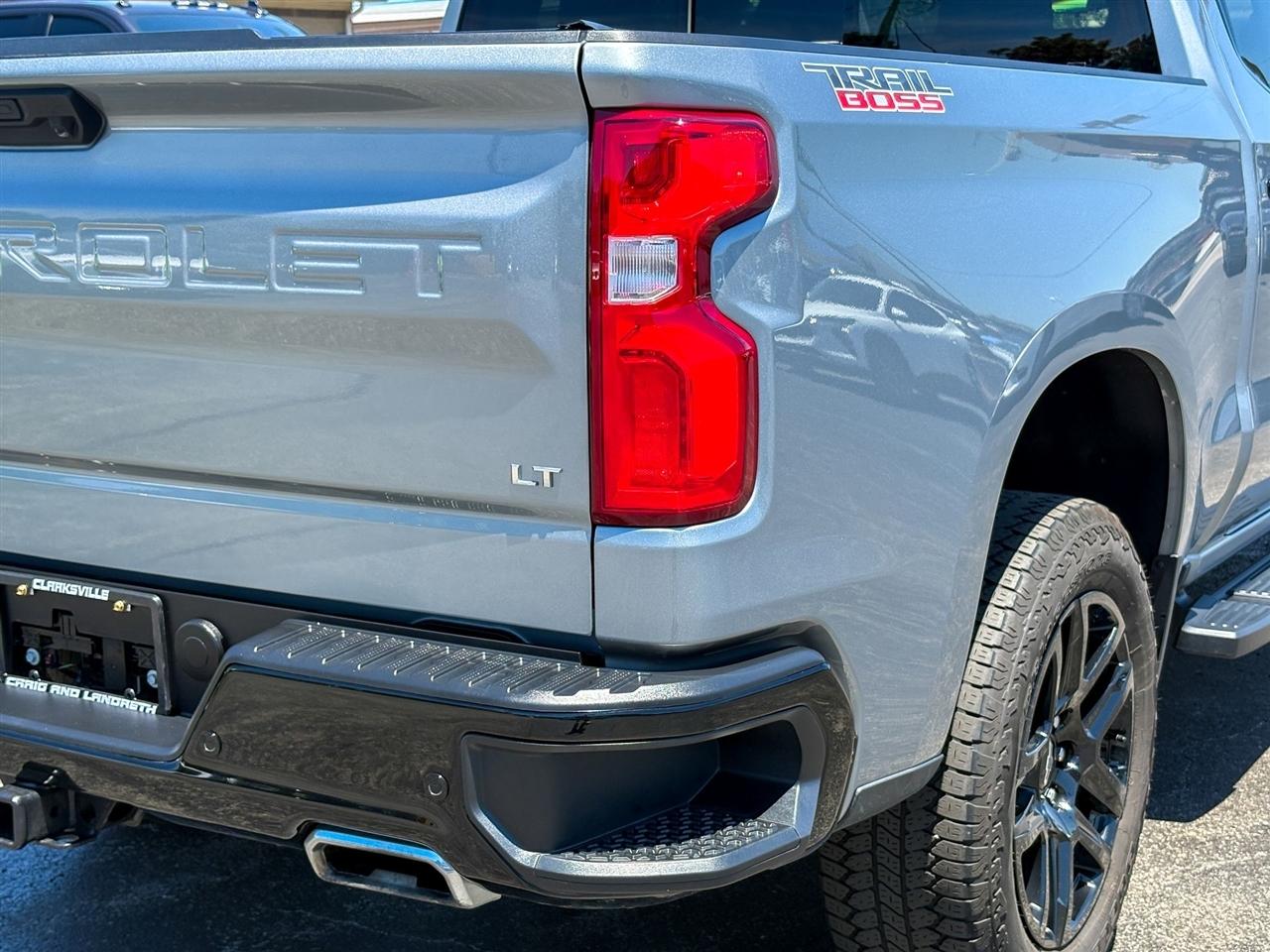 Chevrolet Silverado 1500 LT Trail Boss Crew Cab 4WD 2025