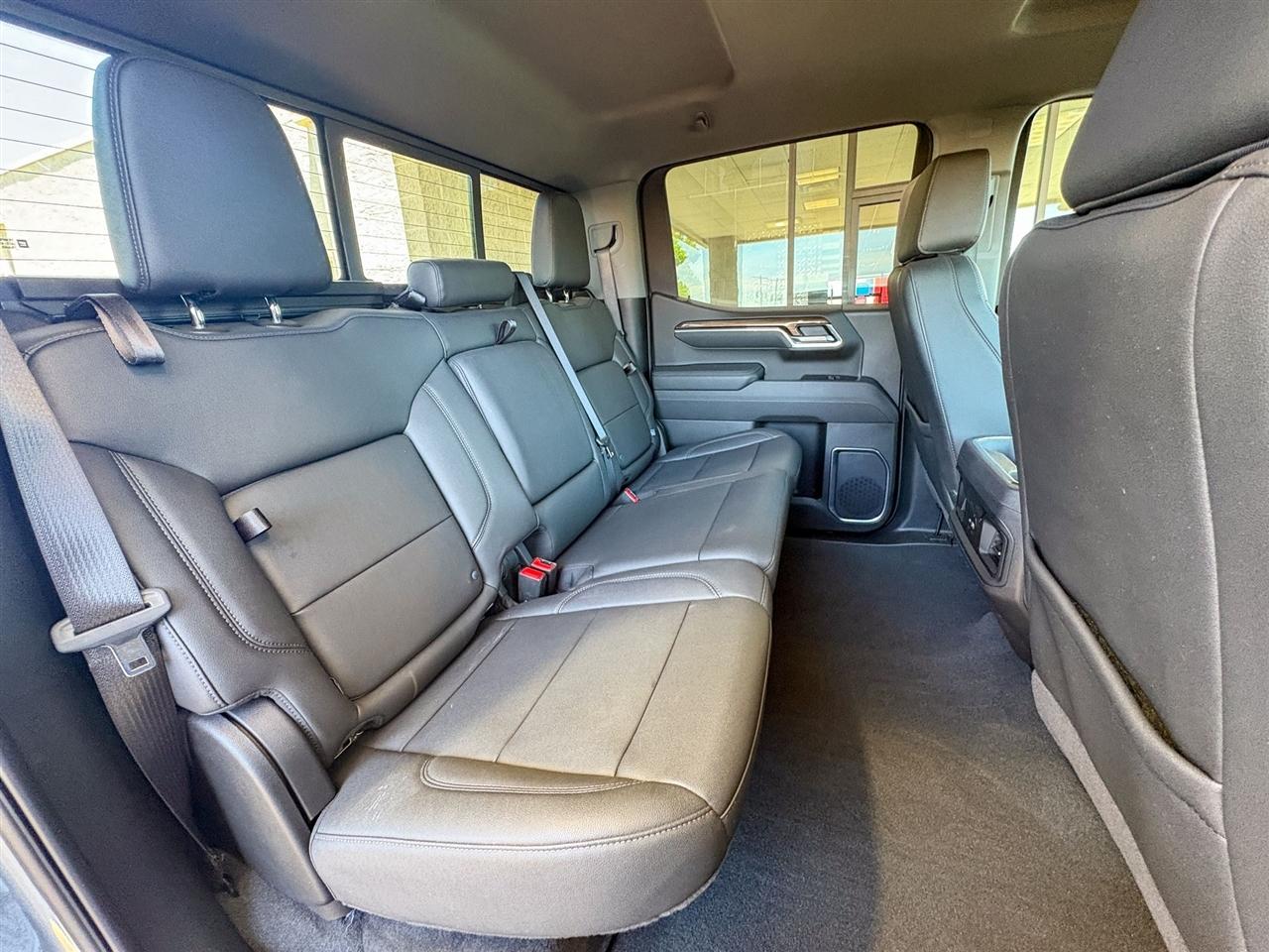 Chevrolet Silverado 1500 LT Trail Boss Crew Cab 4WD 2025