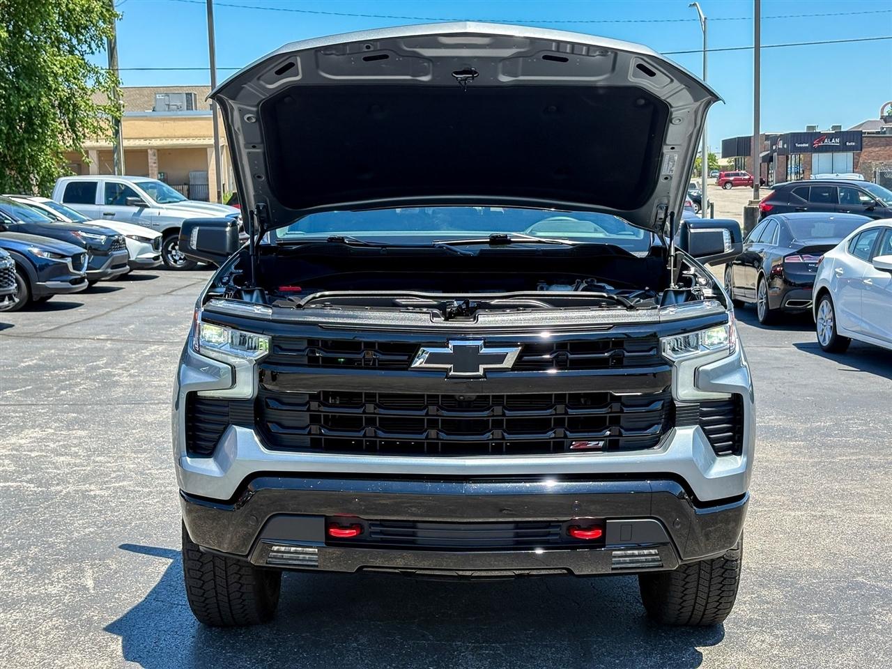 Chevrolet Silverado 1500 LT Trail Boss Crew Cab 4WD 2025