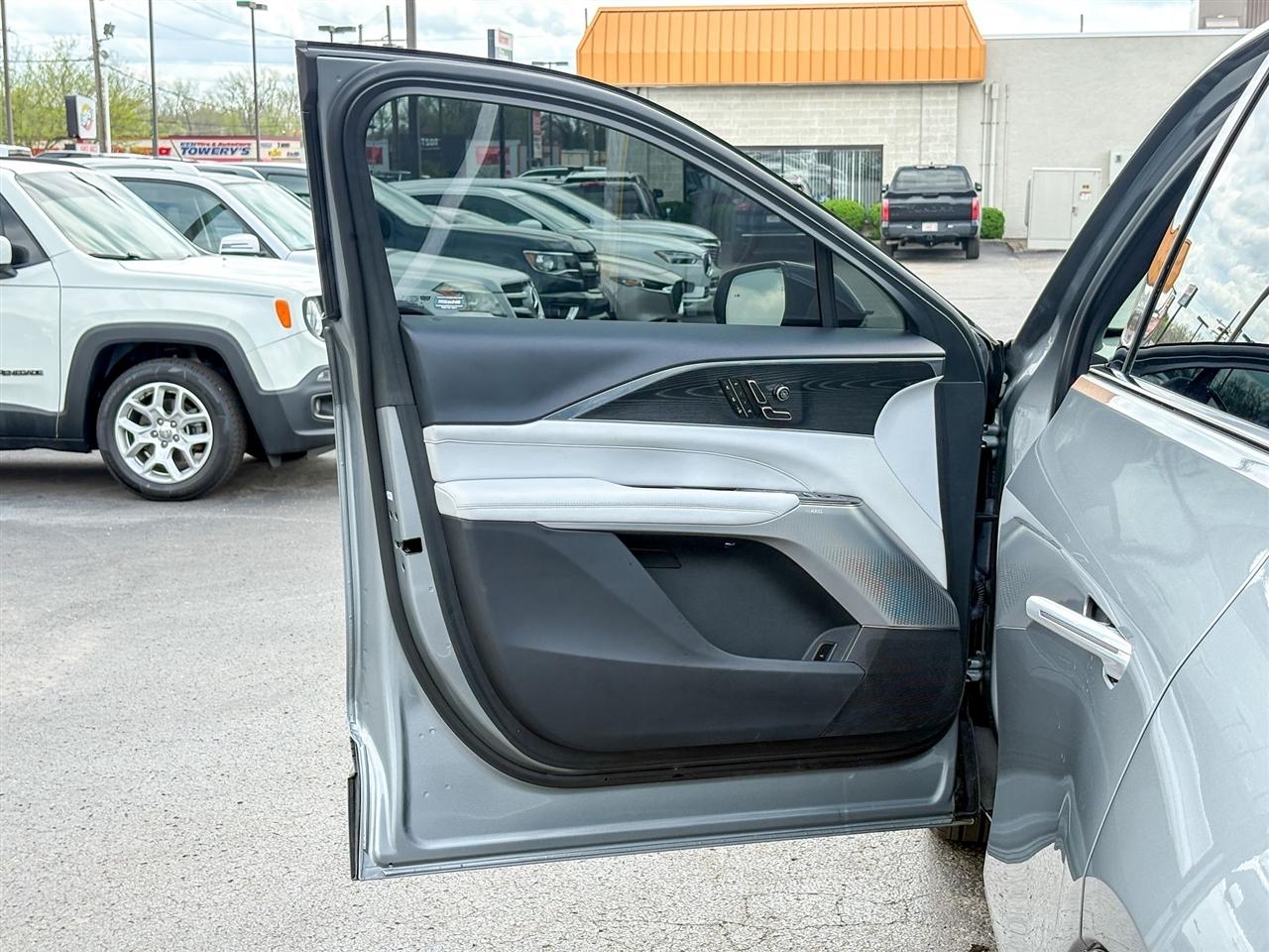 Cadillac Lyriq  2024