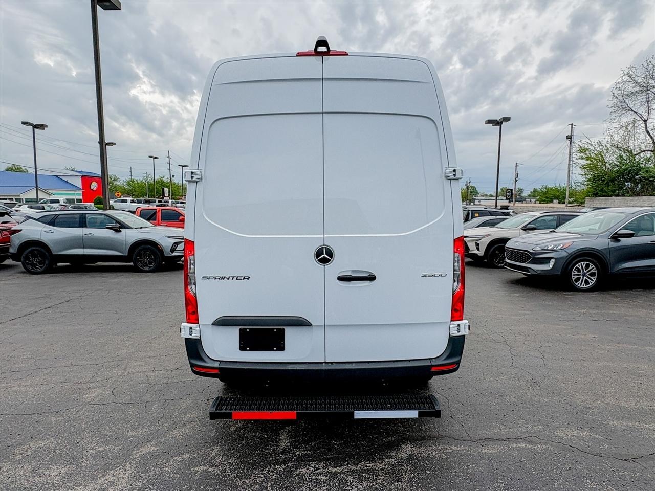 Mercedes-Benz Sprinter Cargo Van  2025