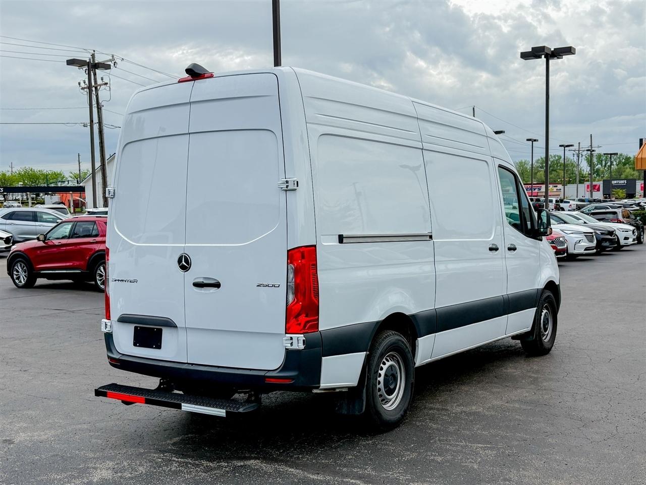 Mercedes-Benz Sprinter Cargo Van  2025