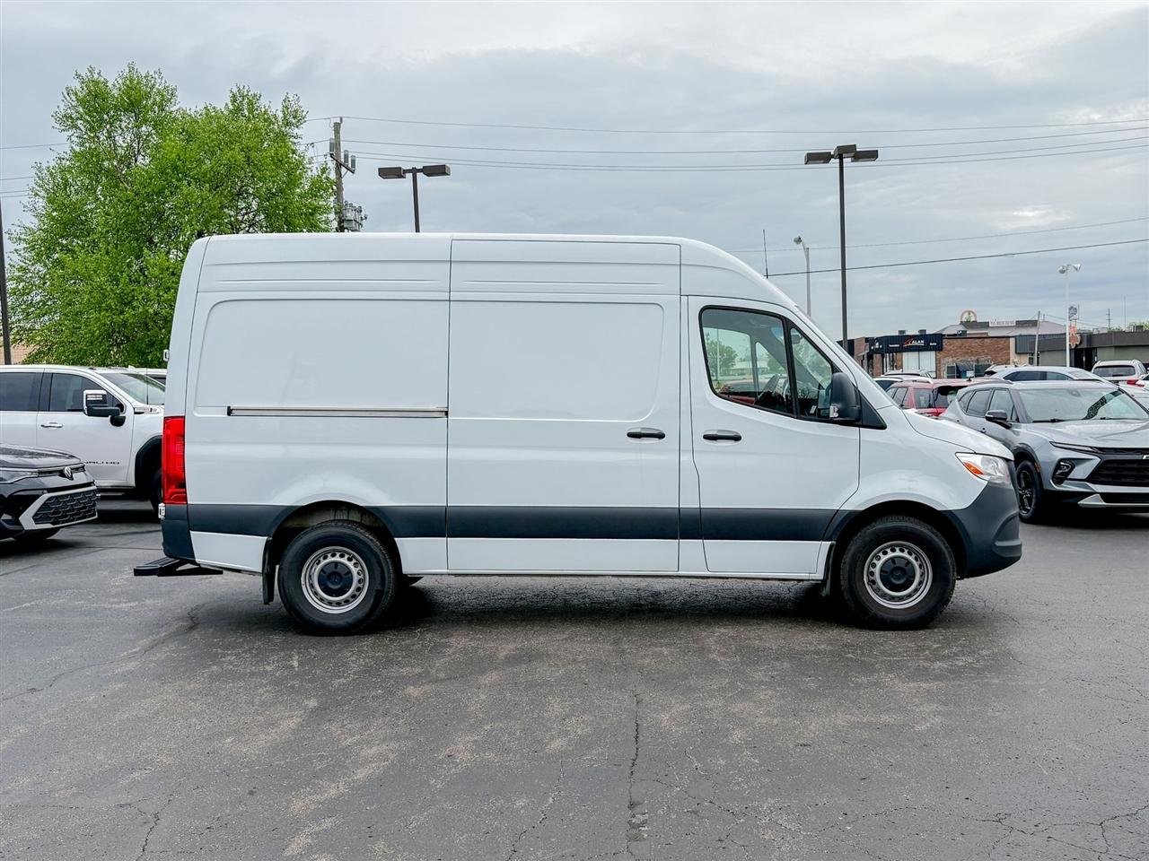Mercedes-Benz Sprinter Cargo Van  2025