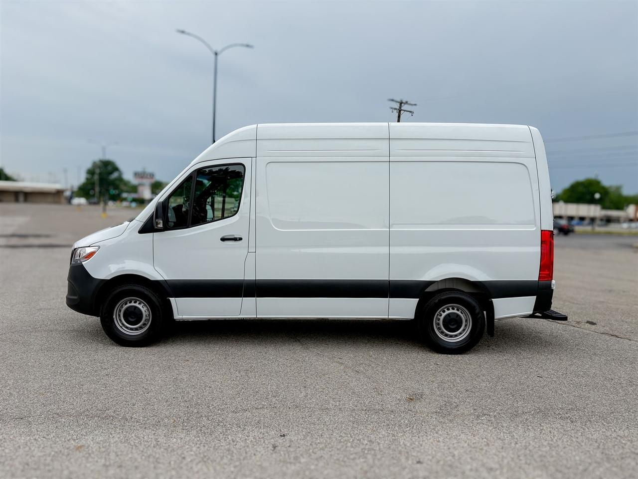 Mercedes-Benz Sprinter Cargo Van  2025