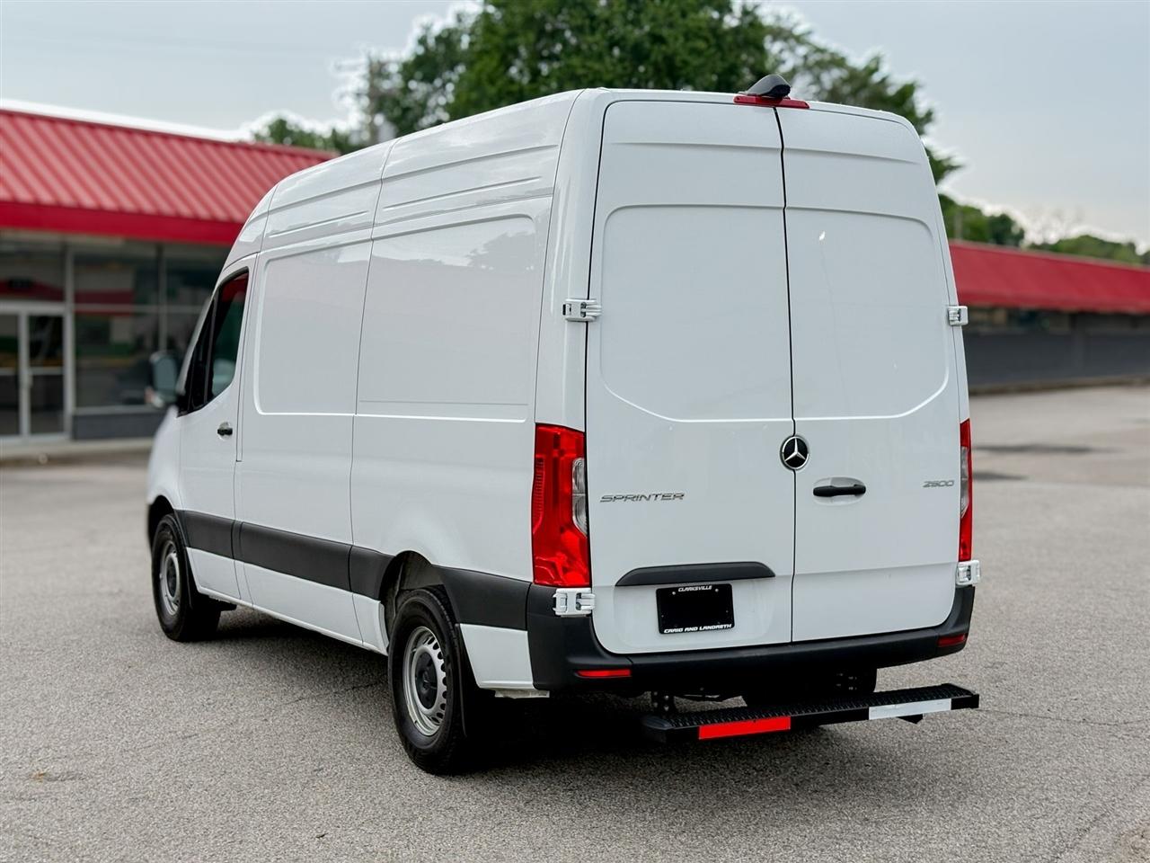 Mercedes-Benz Sprinter Cargo Van  2025