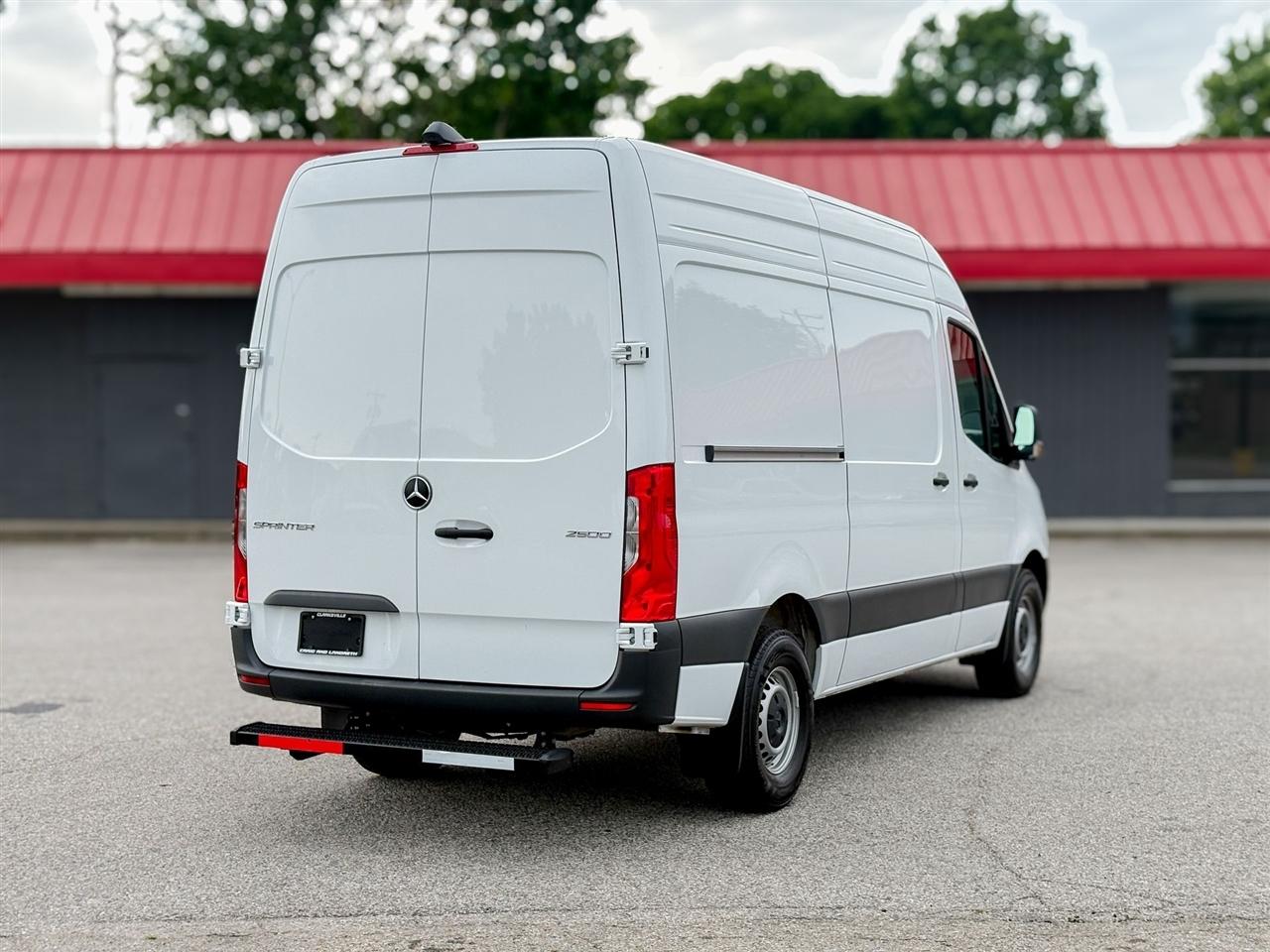Mercedes-Benz Sprinter Cargo Van  2025