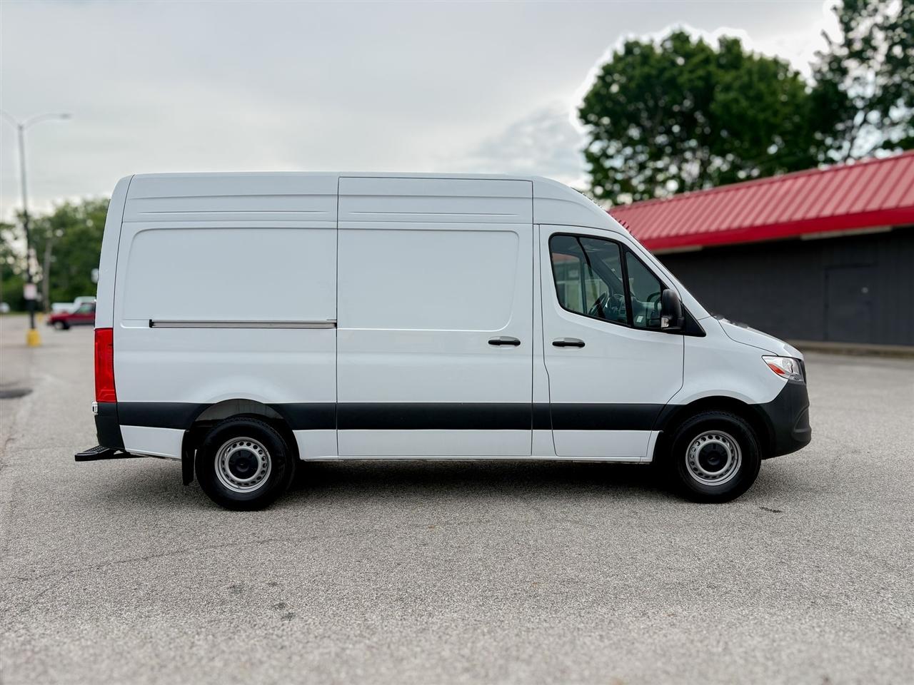 Mercedes-Benz Sprinter Cargo Van  2025