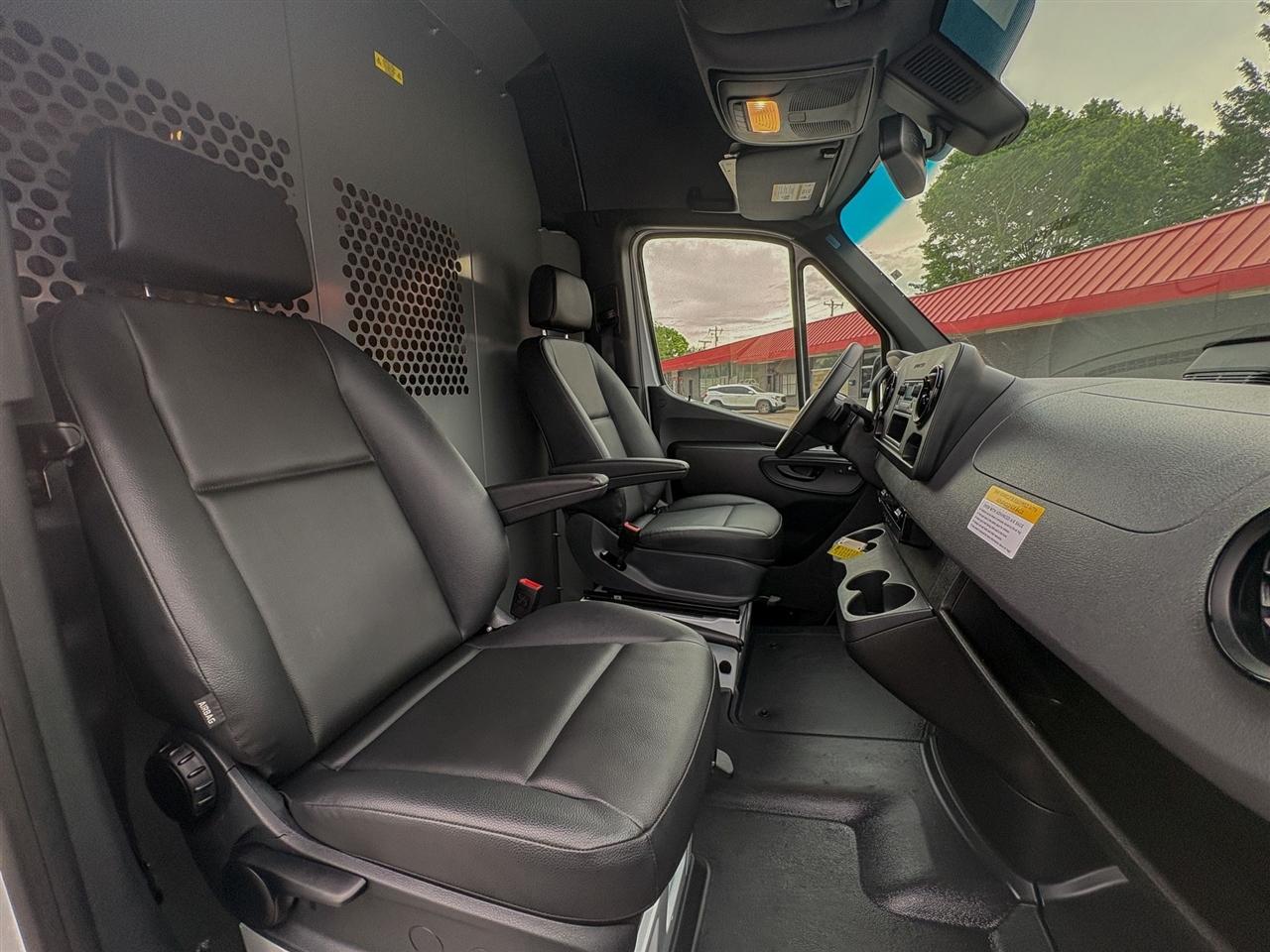 Mercedes-Benz Sprinter Cargo Van  2025