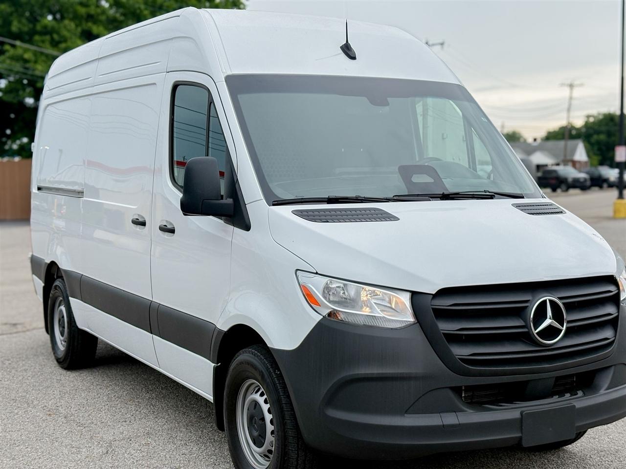 Mercedes-Benz Sprinter Cargo Van  2025