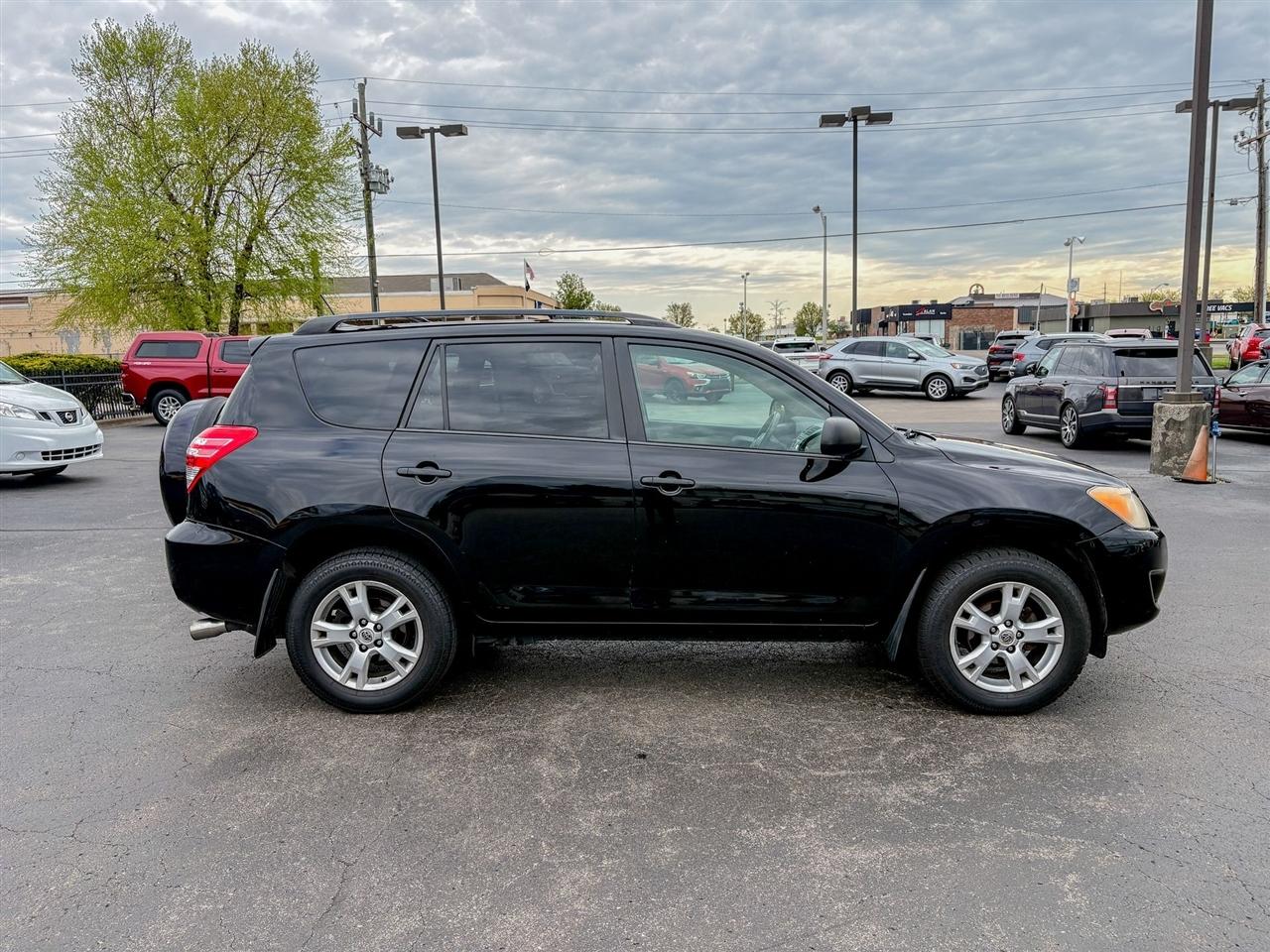 Toyota RAV4  2012