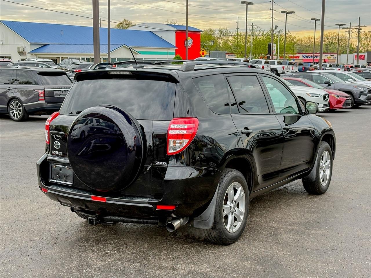 Toyota RAV4  2012