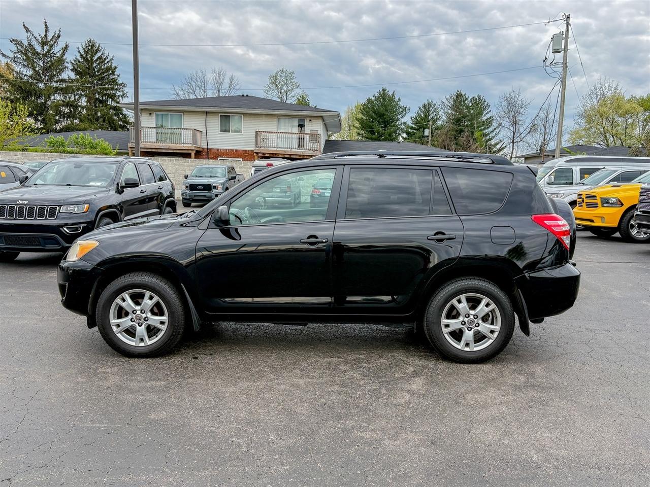 Toyota RAV4  2012
