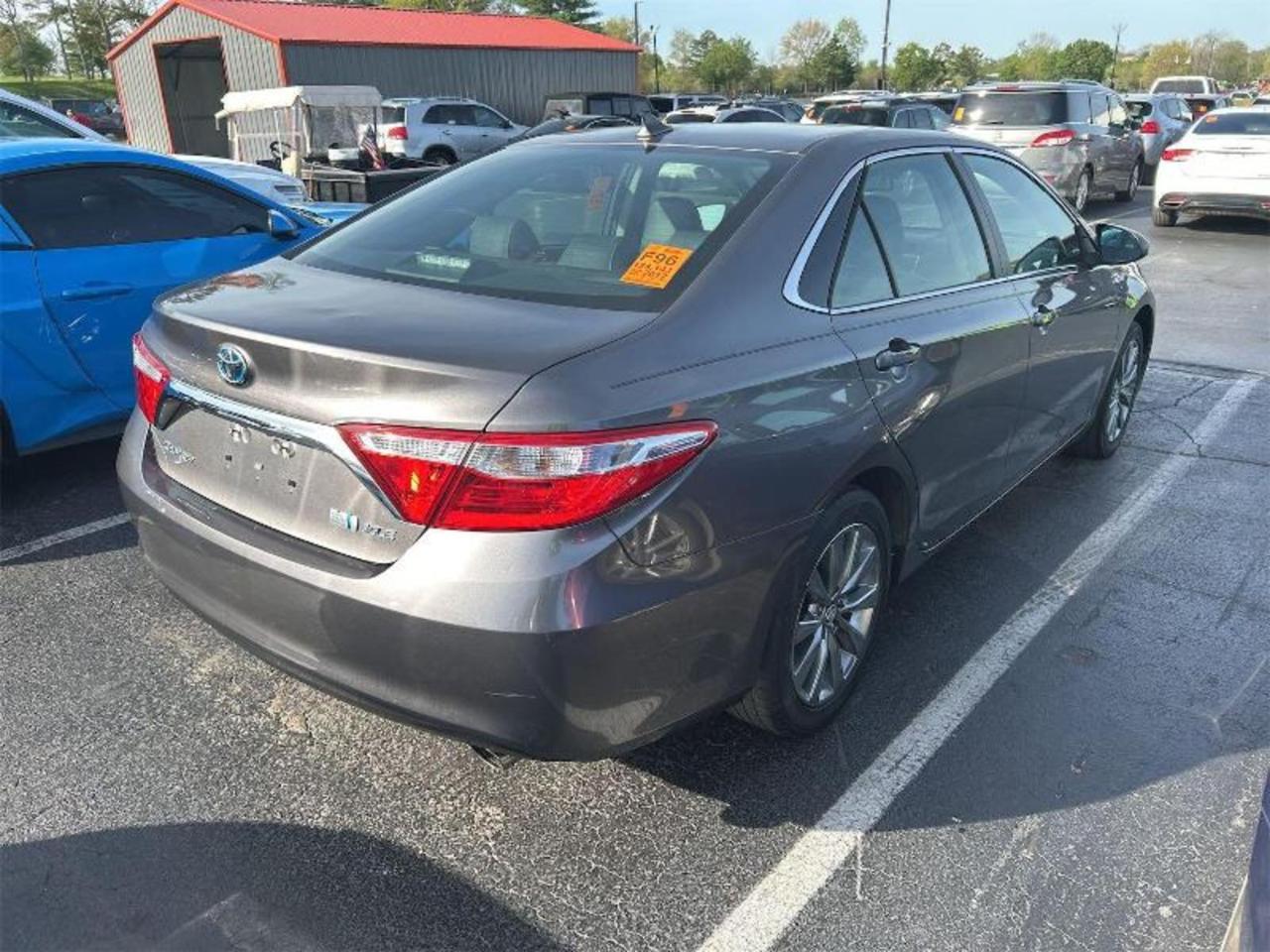 Toyota Camry XLE Hyb 4D Sedan FWD 2017