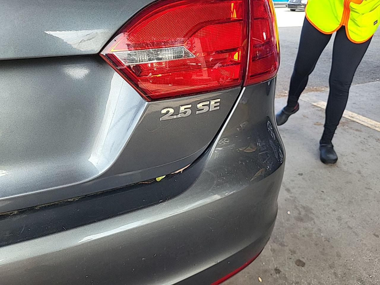 Volkswagen Jetta Sedan 4dr Auto SE PZEV 2013