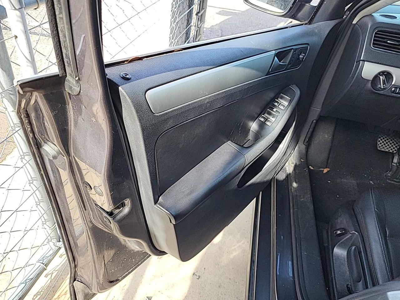 Volkswagen Jetta Sedan 4dr Auto SE PZEV 2013