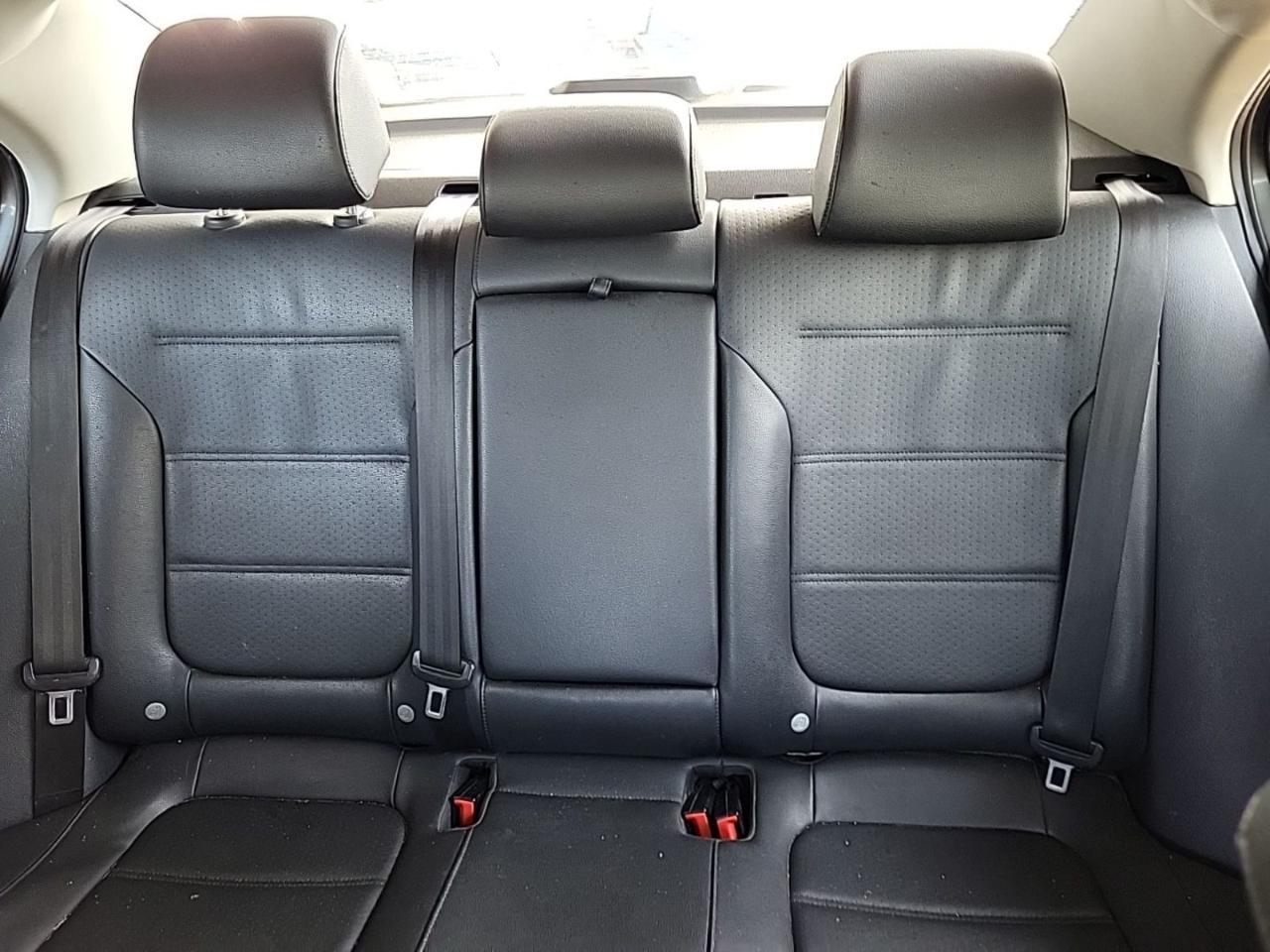 Volkswagen Jetta Sedan 4dr Auto SE PZEV 2013