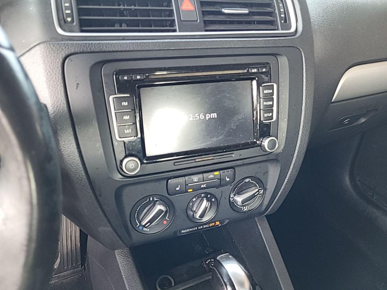 Volkswagen Jetta Sedan 4dr Auto SE PZEV 2013