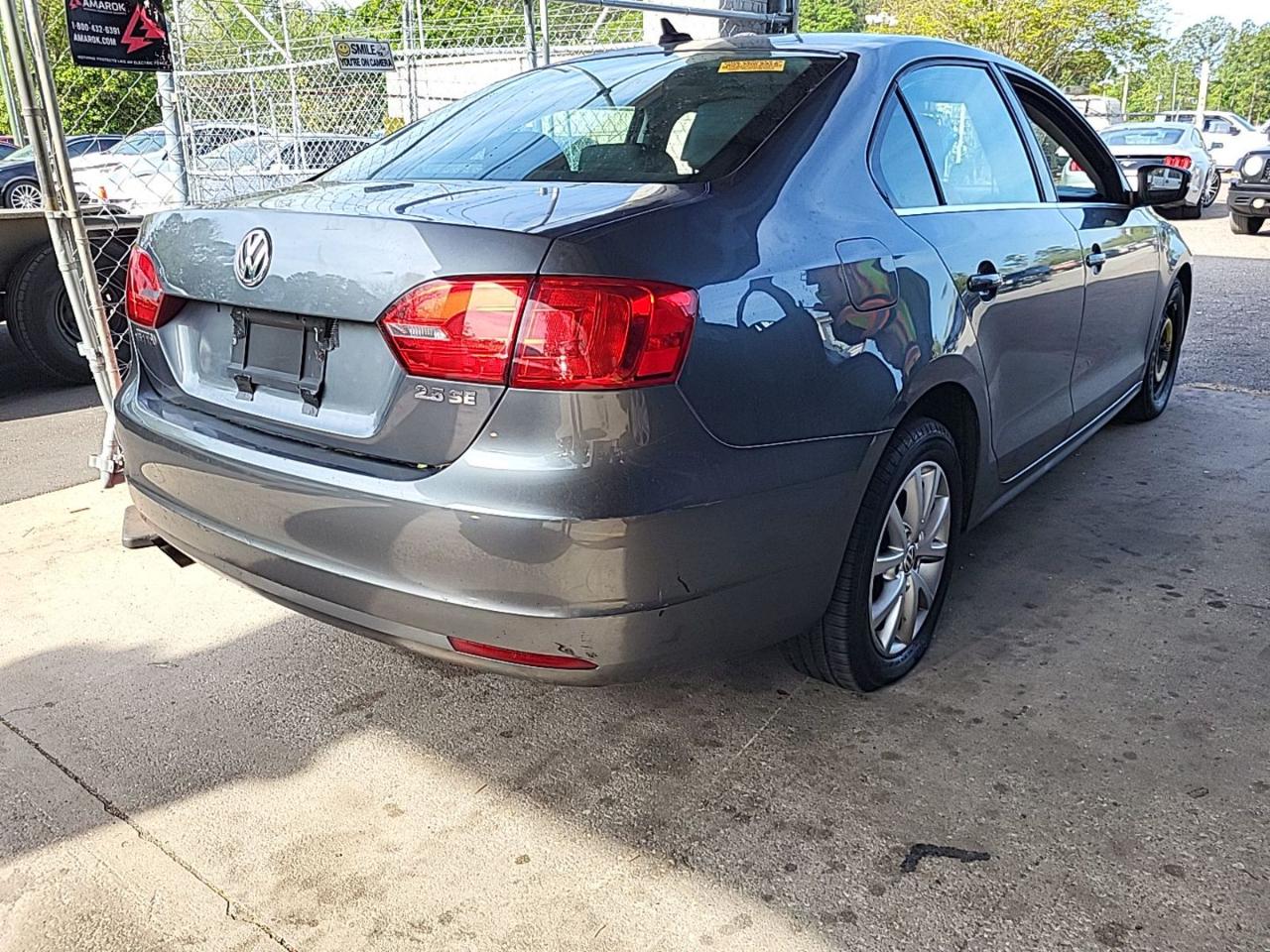 Volkswagen Jetta Sedan 4dr Auto SE PZEV 2013