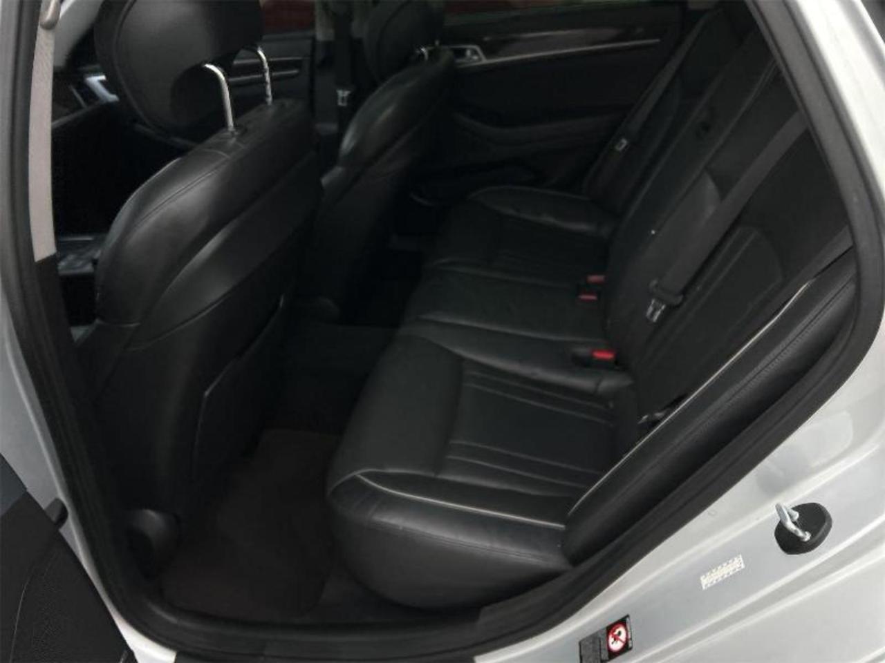 Hyundai Genesis 4dr Sdn V6 3.8L RWD 2015