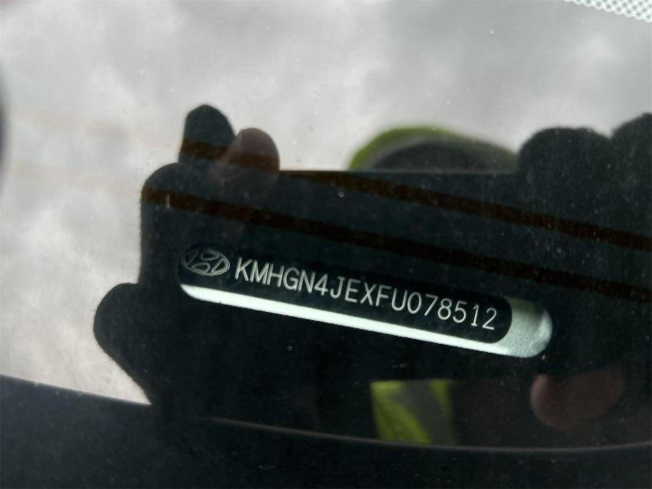 Hyundai Genesis 4dr Sdn V6 3.8L RWD 2015