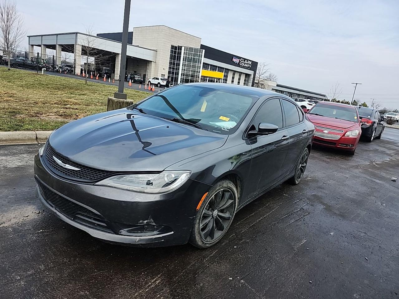 Chrysler 200 4dr Sdn S AWD 2015