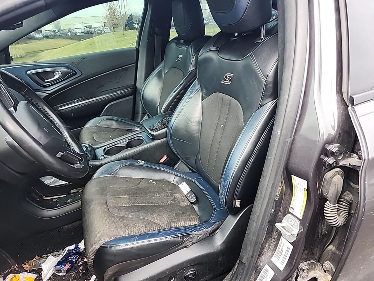 Chrysler 200 4dr Sdn S AWD 2015