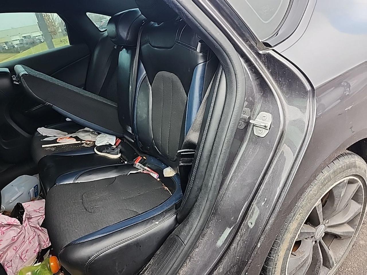 Chrysler 200 4dr Sdn S AWD 2015