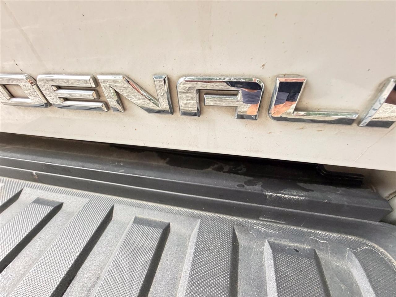 GMC Sierra 3500HD Denali Crew Cab 4WD 2017