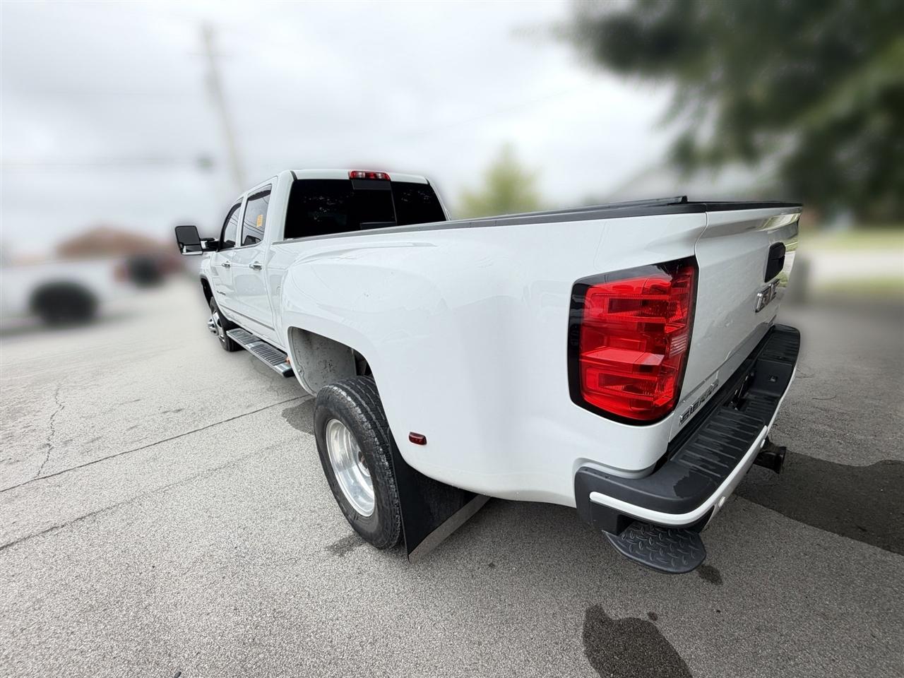 GMC Sierra 3500HD Denali Crew Cab 4WD 2017