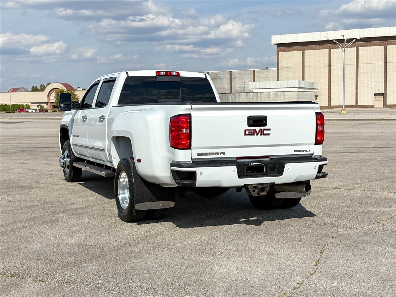 GMC Sierra 3500HD Denali Crew Cab 4WD 2017